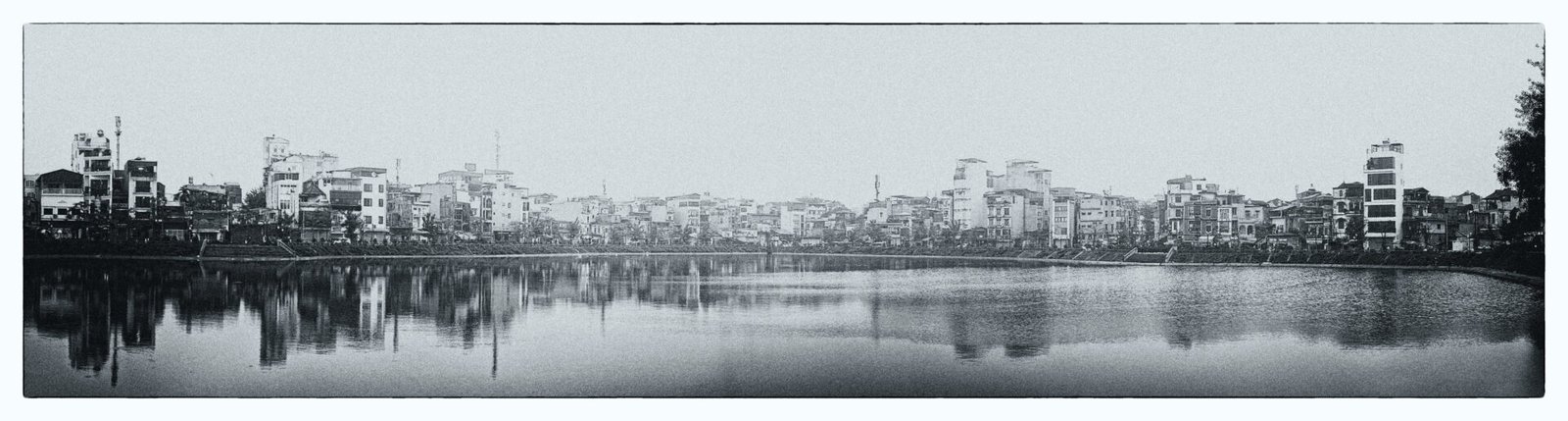 Panorama Lac d'Hanoï